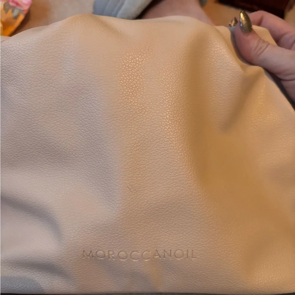 Cream Cosmetic Bag with Smooth Finish